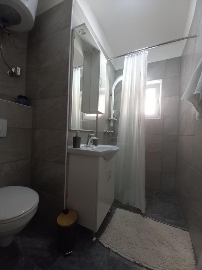 Апартаменты Apartman Maja Каштела Экстерьер фото